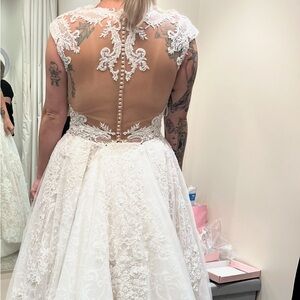 Elegant Lace Wedding Dress